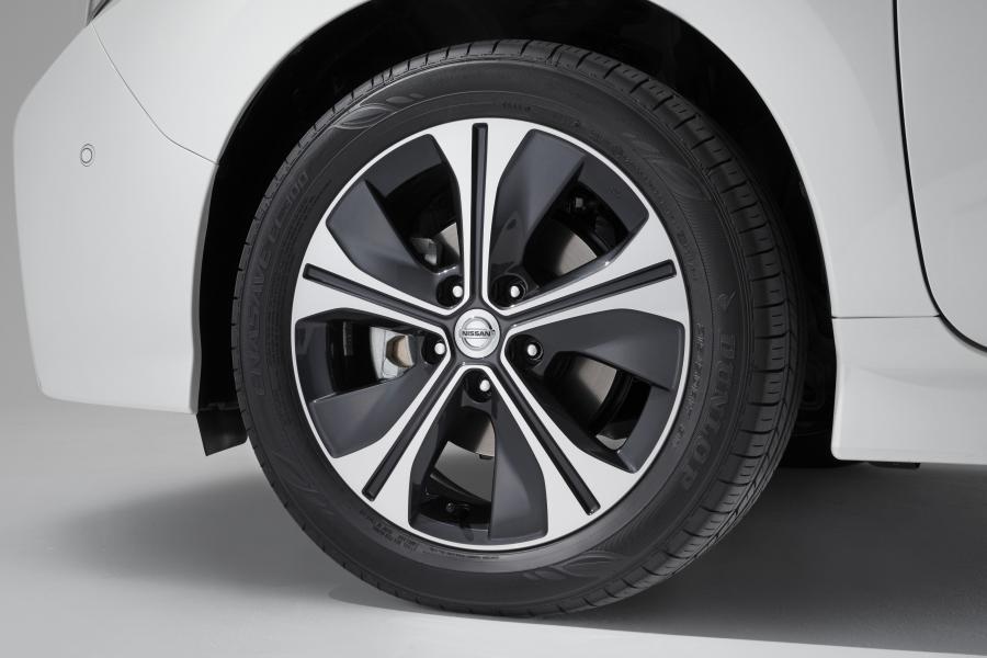 Колеса Nissan Leaf 2018 года  (JP) (фото 14 из 35)